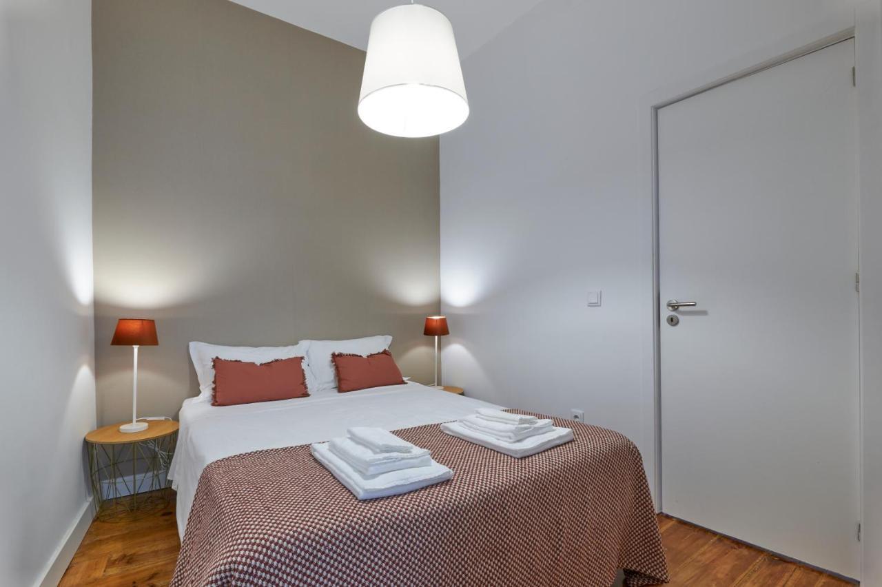 Appartement Retiro Da Graça: Stylish Sunny Apt With A Balcony Lisboa