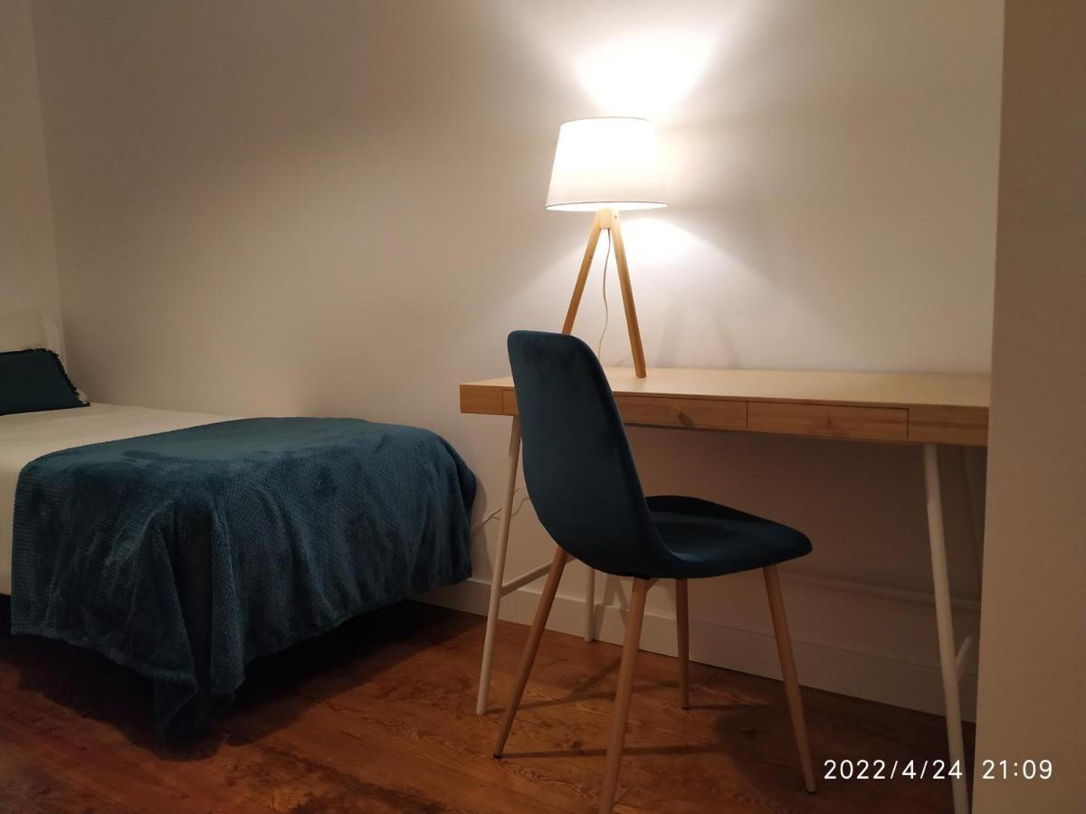Retiro Da Graça: Stylish Sunny Apt With A Balcony Lisboa