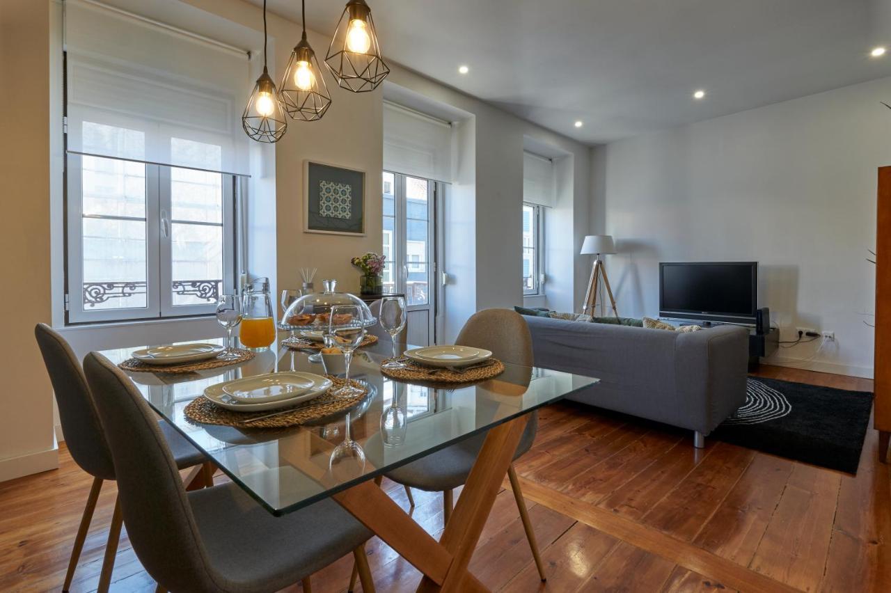 Retiro Da Graça: Stylish Sunny Apt With A Balcony Lisboa
