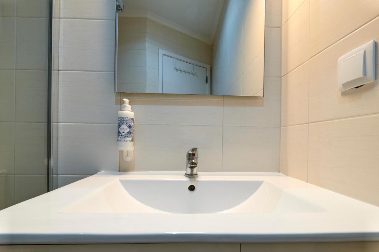 Retiro Da Graça: Stylish Sunny Apt With A Balcony Appartement