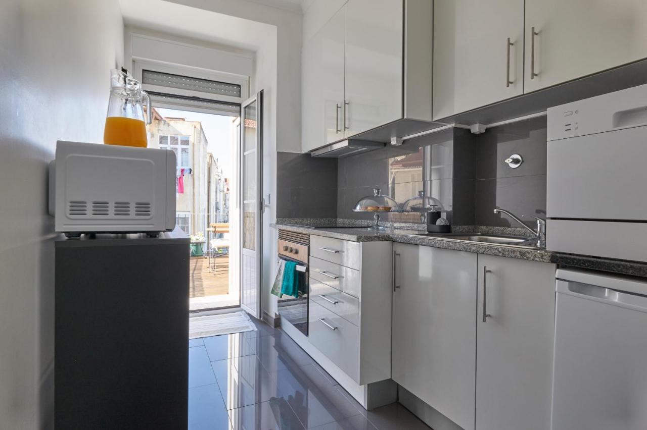 Apartamento Retiro Da Graca: Stylish Sunny Apt With A Balcony