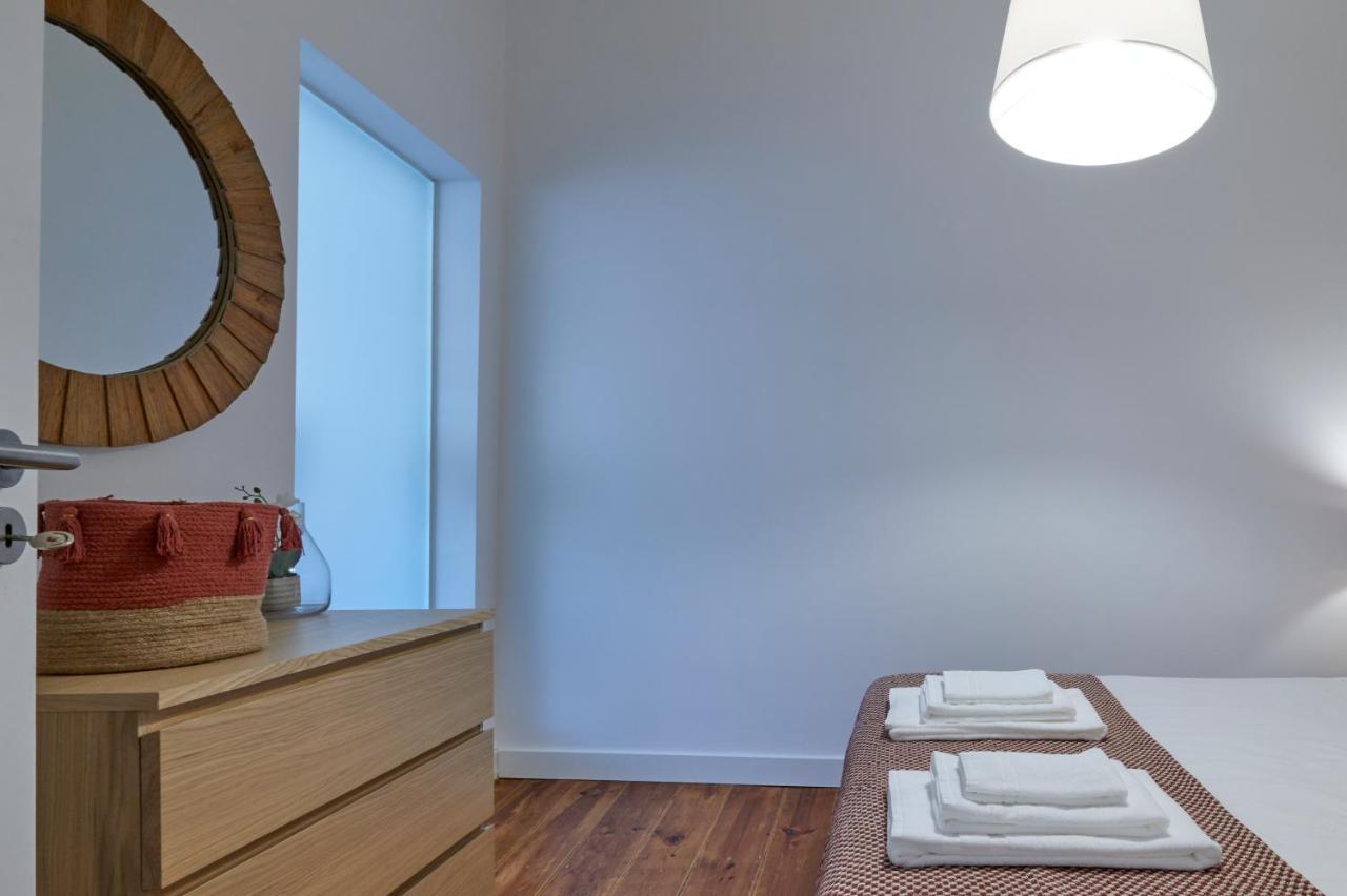 Apartamento Retiro Da Graca: Stylish Sunny Apt With A Balcony